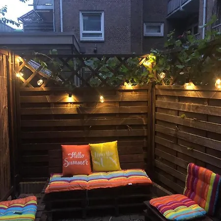 Full Next To Wibaustraat Station * أمستردام